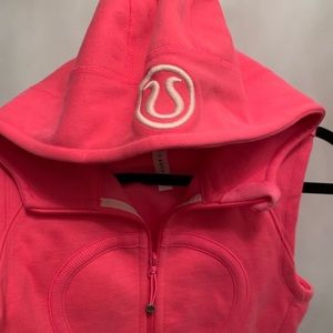 New with tags, lululemon scuba vest PINK, Size 6